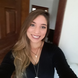 Lívia Mendes Carvalho